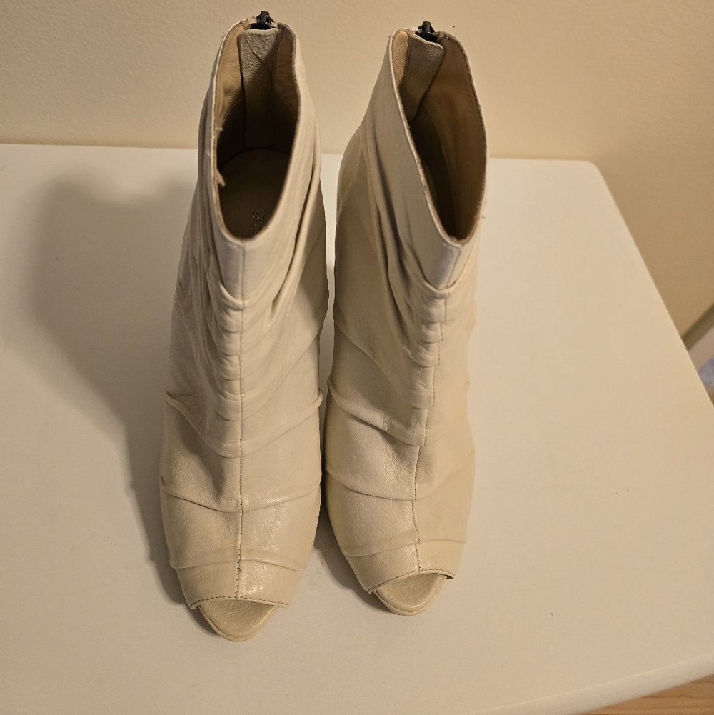 Boutique 9 Cream Ankle Booties